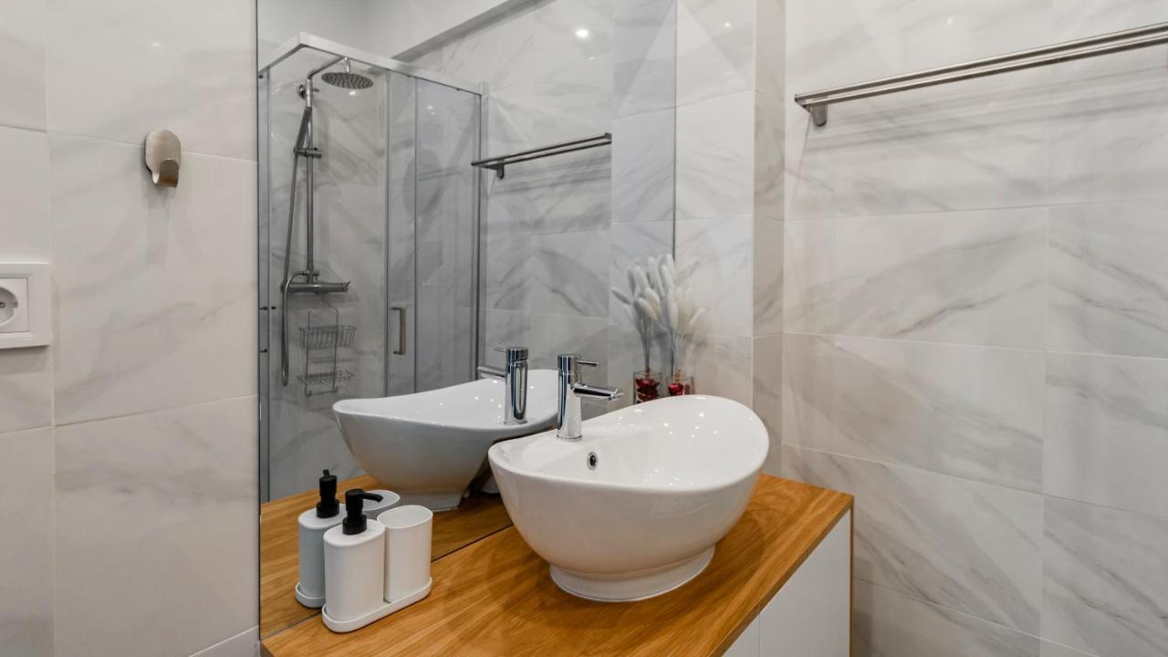 Apartamento 1br Paraiso Flat W/ Balcony & Ac By Lovelystay Oporto